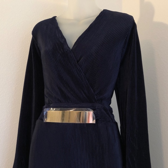 VENUS Dresses & Skirts - Venus Navy Belted Pleated V-Neck Long Sleeve Dress
